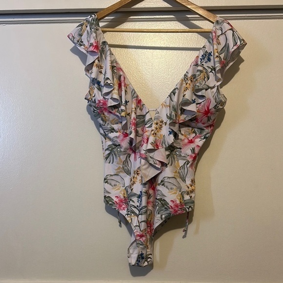 Sporlike Other - Pink and White Ruffled One Piece Swimsuit